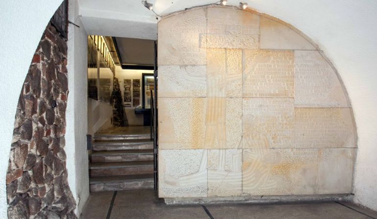 Kaplica Męczeństwa i Wdzięczności oraz muzealna sala pamięci w podziemiach bazyliki św. Józefa w Kaliszu